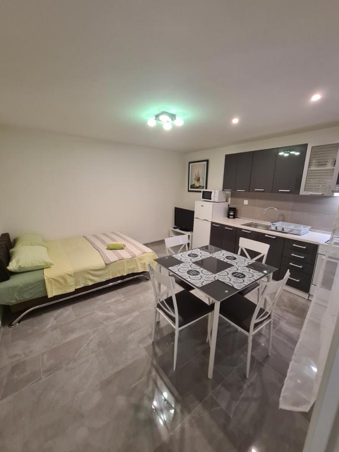 Apartments Kresan Sukošan Esterno foto